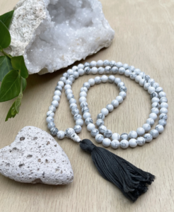 Howlite, Howlight Guru Tibetan Mala