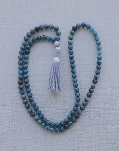 Apatite, Howlite Guru Tibetan Mala